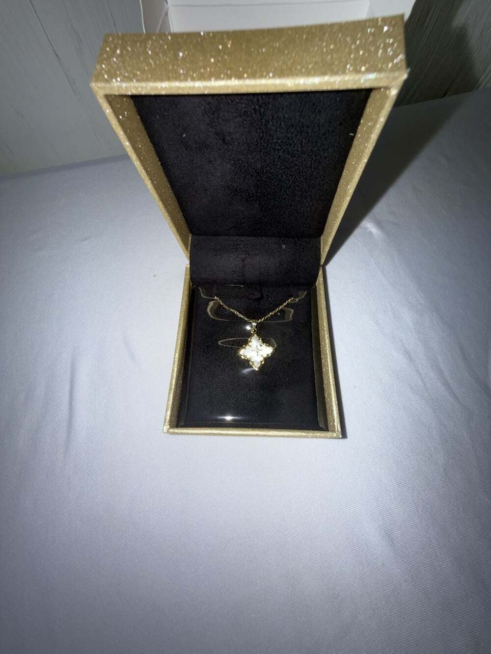 Derdaln Gold Plated Mother of Pearl Clover Flower Pendant Necklace (b0011)